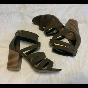 BAMBOO strapped block heels